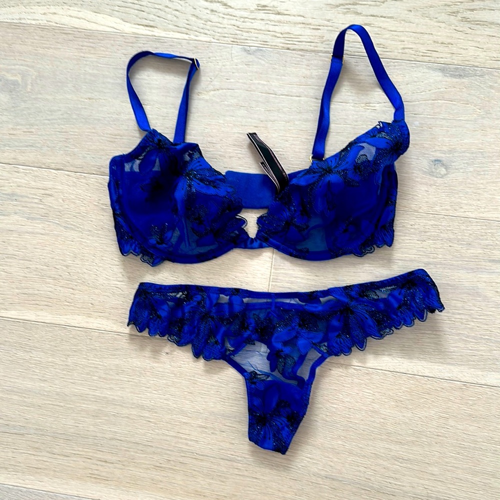 Victoria’s secret bra and bottom